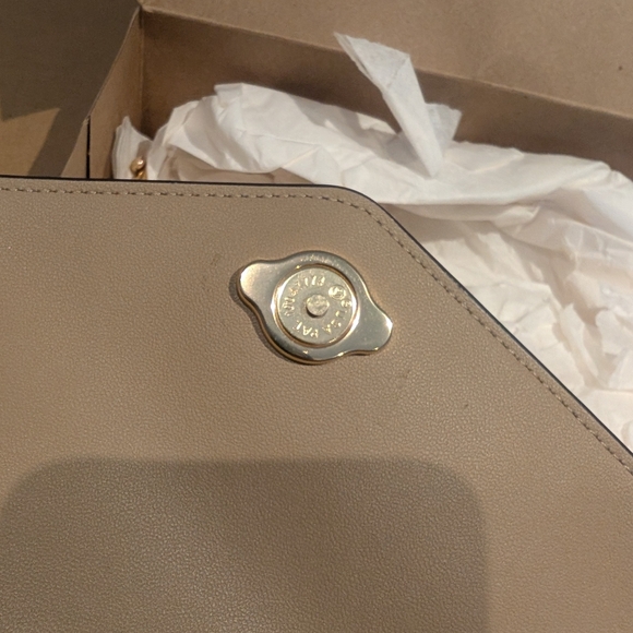 Brand New Coach Beige Floral Women's Bag - Picture 9 of 13